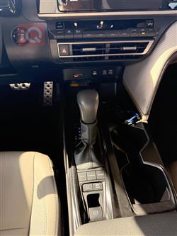 تۆیۆتا کامری